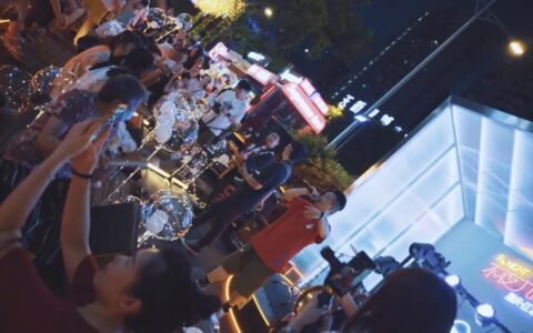 体验了一把时空交错 抖阴食光里城市旅行号到站啦