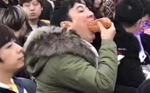 王思聪吃热狗图片表情包合集，大神们的神p图太有才了