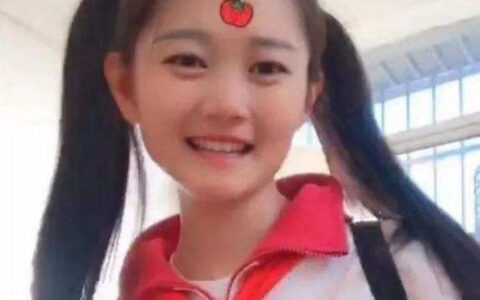 三十五岁的童颜大妈抖阴走红，简直就是电影剧情天山童姥的真实再现！