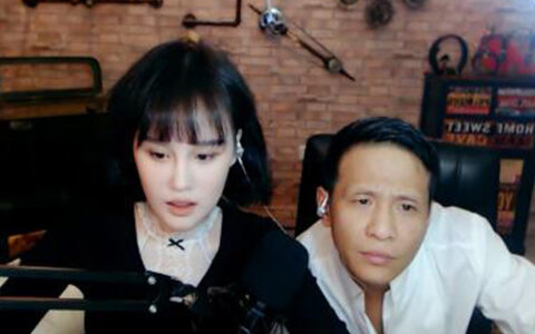 赵本山女儿赵一涵：社会你球姐在YYLIVE上直播首秀