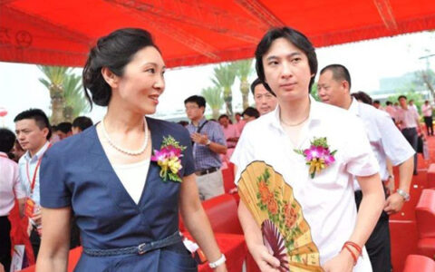王思聪的外公是谁？网上关于王思聪外公的信息是不是真的？
