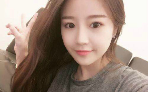 初代网红张依依 长大后的她依然美的不可方物