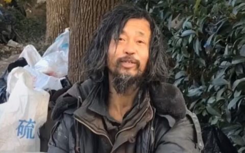抖阴读书流浪汉是谁 有学问流浪汉读左传战国策乞丐资料真实身份介绍