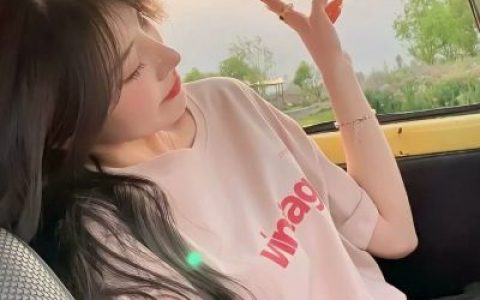 那些不善表达的人也在偷偷爱着你(女生长发高清头像甜美又很清纯)