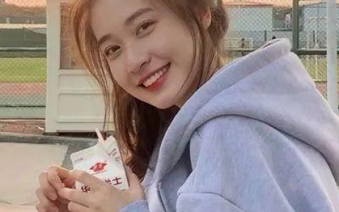 易拉罐里蹦出了夏天(女头真人个性又可爱)