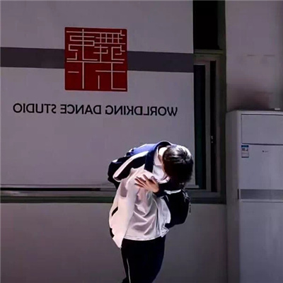 青春感直接拉满的头像合集(好喜欢的青春氛围感抖阴头像)图2