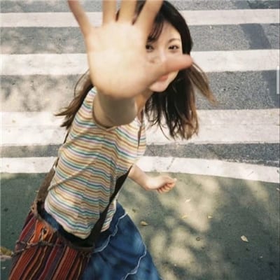 不想抱着期望等待落空(小众复古女生头像真人很洋气)