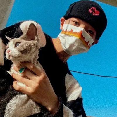 我也没什么野心就想发个财而已(文艺感爆棚的男生头像很有质感)