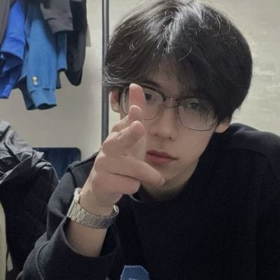 很帅气又很好看的男头合集(年最火男生抖阴头像)