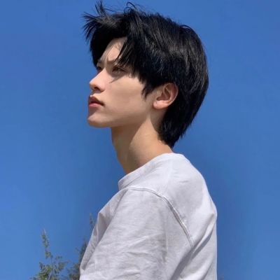 别浪费时间在不值一提的事情上(很干净的又很帅气的男生魅力头像)图8
