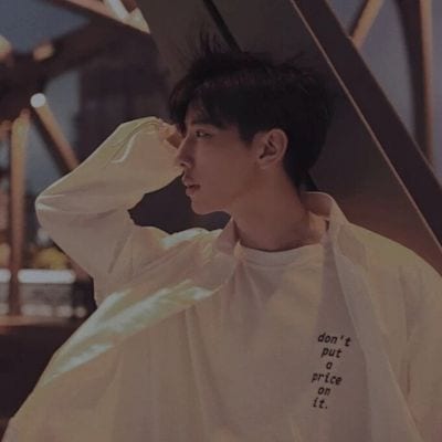 很酷的爆火的男生抖阴头像(抖阴清爽又很热门的好看男生头像)