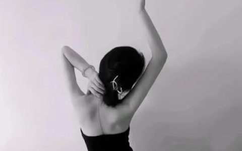超级酷的黑白系女头合集(高贵气质黑白系女头好看)