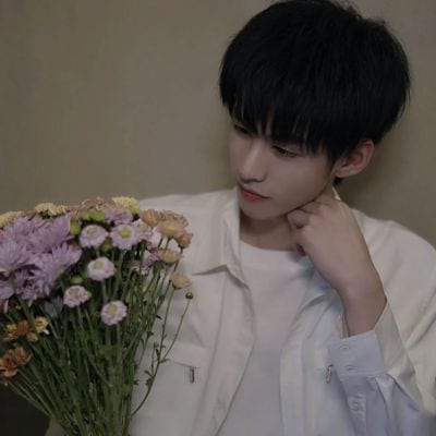 累了看爸妈倦了想前程(男生头像成熟稳重又很帅气)