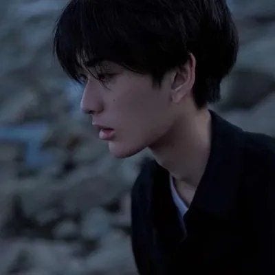 趁着这场日落将隐晦的爱意说最尽兴(冷系好看的也很帅气的男生头像)