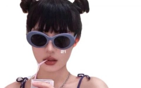 白底干净的女头合集(白底很好看的女生气质网红头像大全)
