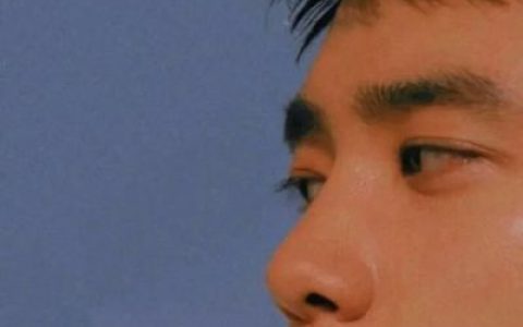 去爱那个很穷却为你倾尽一切的人(男生头像最火爆超级帅气)