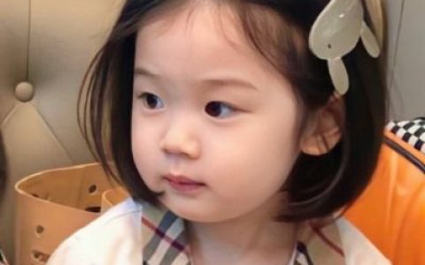 乖乖穿上了小裙子变成了乘乘(最新版金雪头像无水印可爱)