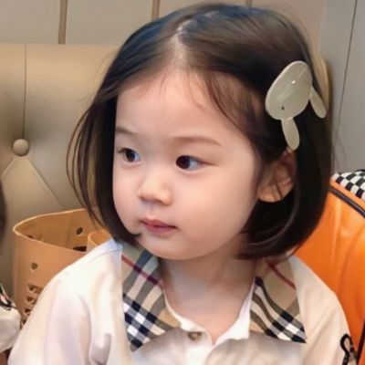 乖乖穿上了小裙子变成了乘乘(最新版金雪头像无水印可爱)