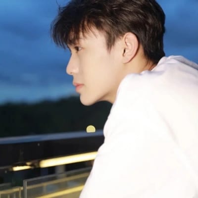 很有气质的最新版的男头大全(男生真人很帅气又很有魅力的头像)
