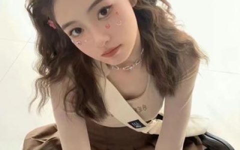 女头简单大方淡雅(抖阴女头简约干净又气质)