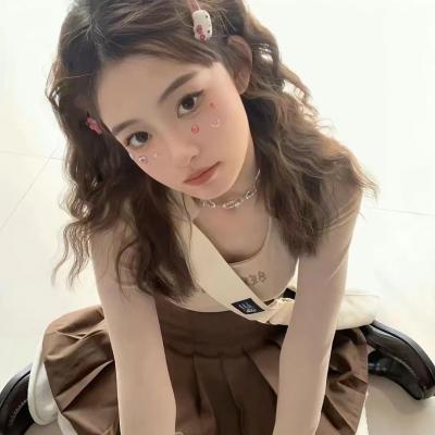 女头简单大方淡雅(抖阴女头简约干净又气质)