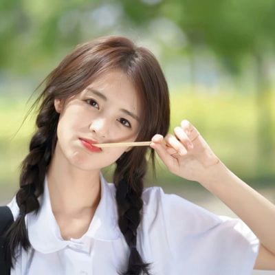 被期待是件开心的事情我得继续努力(女生头像真人可爱仙女正脸)
