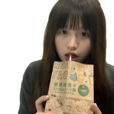 白底干净的女头合集(白底很好看的女生气质网红头像大全)图4