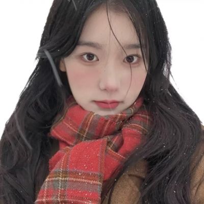 白底干净的女头合集(白底很好看的女生气质网红头像大全)图7