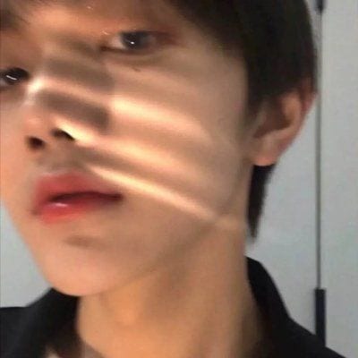 成熟吸引人的魅力男头(很热门很拽的很精神的男生头像)