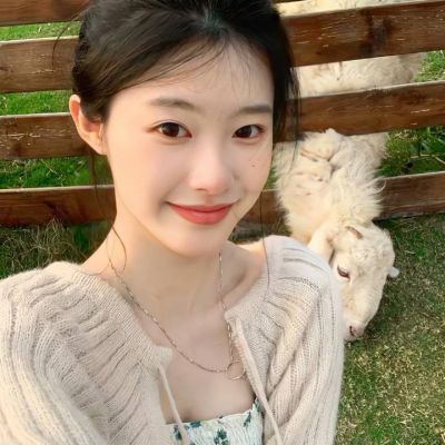 风华正茂的年纪还是好好爱自己(很有个性的时尚女生头像最新)图 风华正茂的年纪还是好好爱自己(很有个性的时尚女生头像最新)图