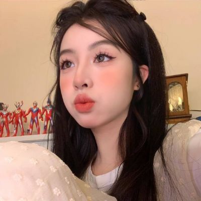 风华正茂的年纪还是好好爱自己(很有个性的时尚女生头像最新)图1 风华正茂的年纪还是好好爱自己(很有个性的时尚女生头像最新)图1