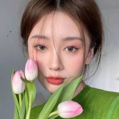 风华正茂的年纪还是好好爱自己(很有个性的时尚女生头像最新)图2 风华正茂的年纪还是好好爱自己(很有个性的时尚女生头像最新)图2