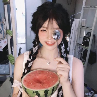 风华正茂的年纪还是好好爱自己(很有个性的时尚女生头像最新)图7 风华正茂的年纪还是好好爱自己(很有个性的时尚女生头像最新)图7