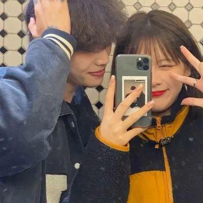 理想主义的少年从来不向现实招安(真人情侣头像高级质感一对两张)