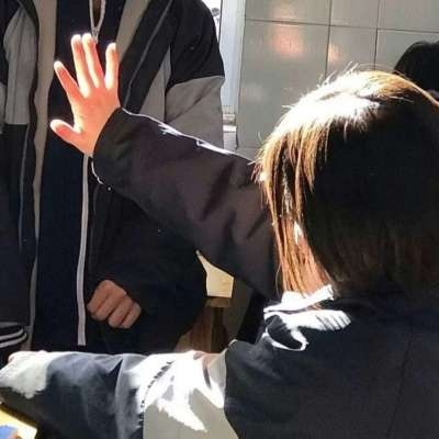 不用很刻意的去维持和经营爱情一切随缘就好(情人节一左一右情侣低调部位头像)图6
