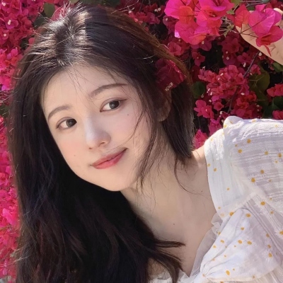 我不在任何人的计划里我计划也没有任何人我只爱自己(日系美女清新的超级唯美的头像大全)