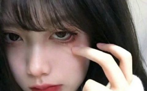 我根本无法抵抗突然到来的负面情绪(女生头像小清新可爱真人好看)