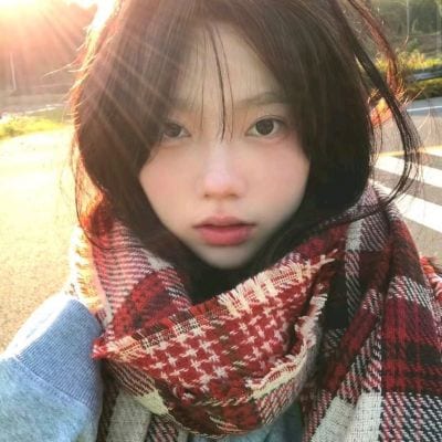 很高冷的又很精致的女头合集(女生头像冷淡风真人好看最新)
