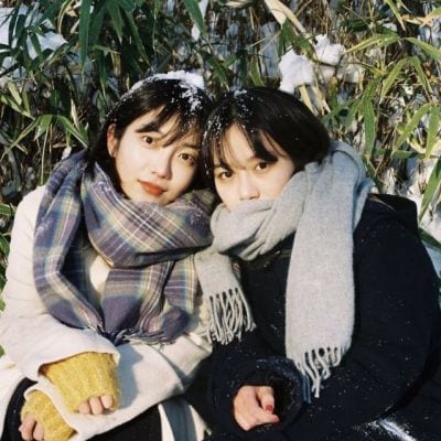 是爱让我们甘愿舟车劳顿来来往往(俏皮颜值超级高的姐妹头像超级萌)
