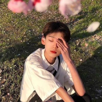 世俗会多点温柔愿你也少点难过(宝藏男孩ins风超级帅气的头像精选)图1