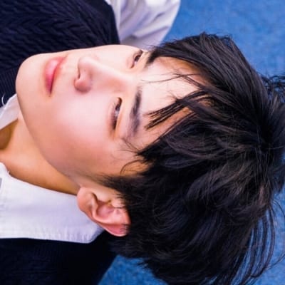 夜晚的灯火留给晚归的人(很有浪漫氛围的男生帅气头像)