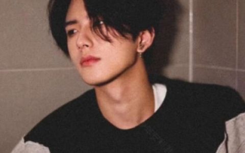 独一无二最新版男头吸引人(ins风超级成熟的男生抖阴头像)