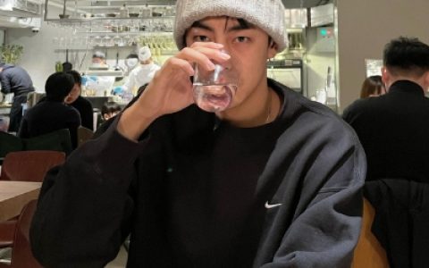 干净又很舒心的男头(让人看到后心情变好的阳光男生头像)