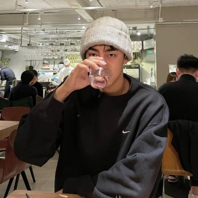 干净又很舒心的男头(让人看到后心情变好的阳光男生头像)