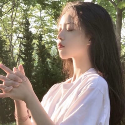 好多喜欢藏在欲言又止里(女生头像慵懒偏冷淡风超级好看)