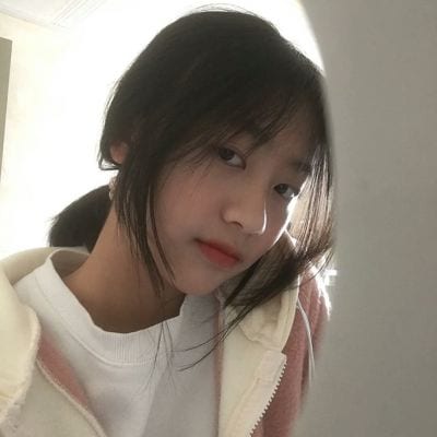 想和你坠入夏夜浪漫的死循环(简约又很干净的高冷女生头像)