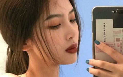万物生长你是四月朝阳(酷酷的女生抖阴头像好看)