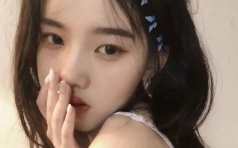 吹着晚风看海就你和我(笑容很治愈的也很有感染力的女生真人头像)