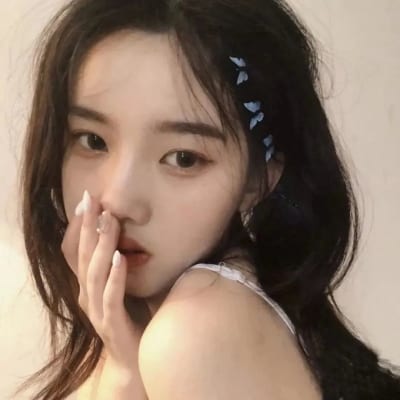 吹着晚风看海就你和我(笑容很治愈的也很有感染力的女生真人头像)