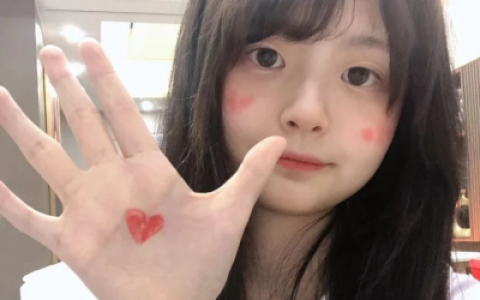 最新热门的女头合集(让人很有保护欲的清纯女生头像)